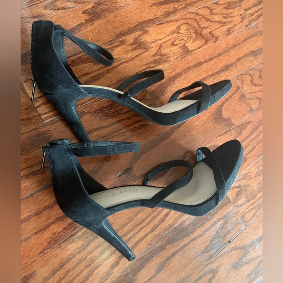 Kelly & Katie Black Strap Heels Sandals - Picture 2 of 3